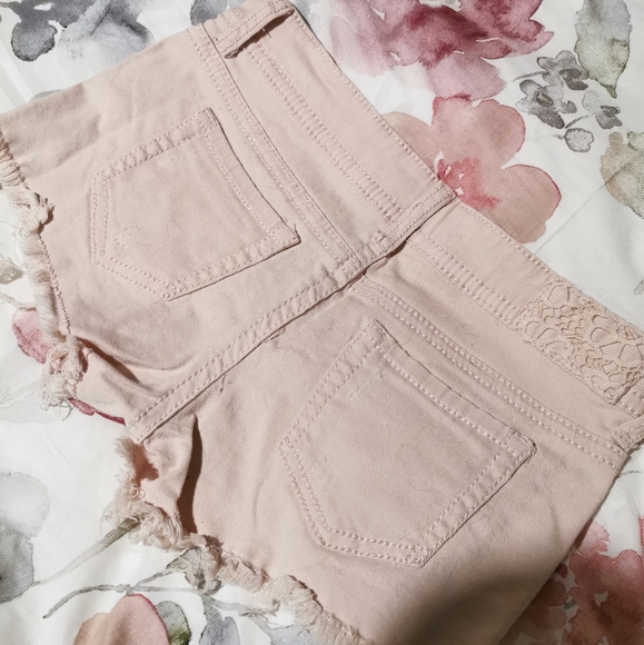 Dollhouse Lace Front Shorts NWOT - Picture 4 of 5
